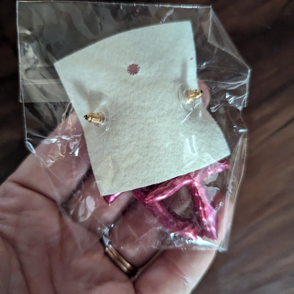 NWT Free People X Ariana Ost Pearl Cross Dangle Earrings in Pink SOLD OUT - Picture 5 of 5